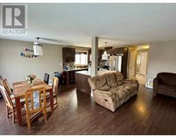 Living room - 1420 108 Avenue, Dawson Creek, BC V1G2T3 Photo 2