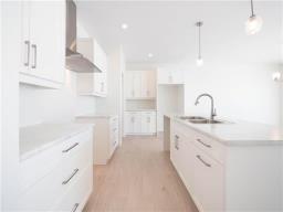 Kitchen - 805 Turnberry Cove, Niverville, MB R0A0A2 Photo 5