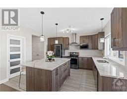 5pc Ensuite bath - 524 Lucent Street, Russell, ON K4R0G3 Photo 6