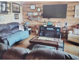 Living room - 2033 Hwy 29, Moberly Lake, BC V0C1X0 Photo 4