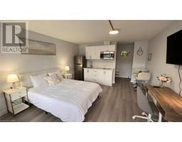 Bedroom - 8004 Lundys Lane Unit 1, Niagara Falls, ON L2H1H1 Photo 2