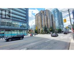 210 165 Eglinton Ave E, Toronto, ON M4P1J4 Photo 5