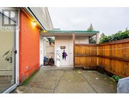 962 Westview Crescent, North Vancouver, BC V7N3X1 Photo 2