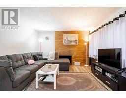 962 Westview Crescent, North Vancouver, BC V7N3X1 Photo 5