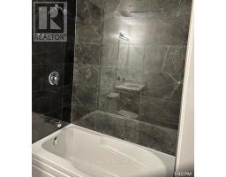 Bathroom - 603 312 Erb St, Waterloo, ON N2L1W3 Photo 4