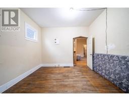 Bedroom - 584 Caron Avenue, Windsor, ON N9A5B4 Photo 5