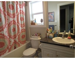 Full bathroom - 419 5th Ave, Castlegar, BC V1N1V9 Photo 7