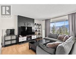 Living room - 5343 Ronde Lane, Kamloops, BC V2C5H5 Photo 7