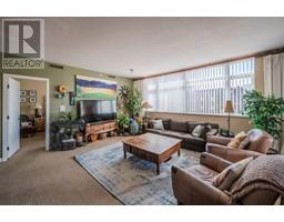 Living room - 160 Lakeshore Drive Unit 304, Penticton, BC V2A9C2 Photo 3