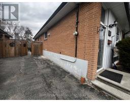 Kitchen - 76 Fortrose Cres, Toronto, ON M3A2H1 Photo 2