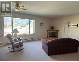 Living room - 8006 Vedette Drive Unit 201 A, Osoyoos, BC V0H1V0 Photo 7