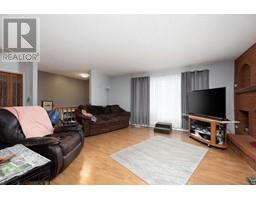 Living room - 177 Sifton Avenue, Fort Mcmurray, AB T9H4V7 Photo 7