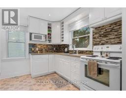 Kitchen - 5 Admiral Rd, St Catharines, ON L2P1G4 Photo 4