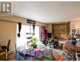 Living room - 765 Avery Avenue, Quesnel, BC V2J1G9 Photo 7