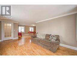Living room - 25 Sharpe Avenue, Welland, ON L3C3R5 Photo 7