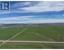 300 32134 Highway 7 W, Rural Foothills County, AB T1S1B2 Photo 4