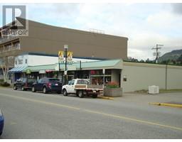 38134 Cleveland Avenue, Squamish, BC V0N3G0 Photo 3