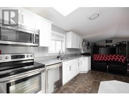 Kitchen - 432 Cree Road, Fort Mcmurray, AB T9K1Y4 Photo 2