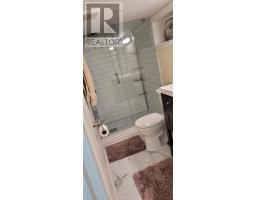 65 A Chambers Ave, Toronto, ON M6N3M1 Photo 6