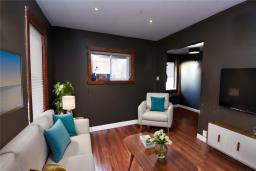 Living room - 82 Alpine Avenue, Hamilton, ON L9A1A6 Photo 6