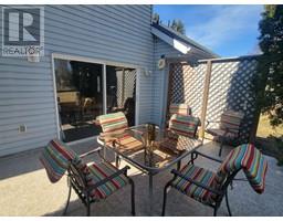 Living room - 950 Laurel Road, Quesnel, BC V2J5V4 Photo 5