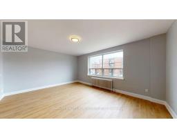 B 4 31 Clearview Heights, Toronto, ON M6M2A2 Photo 2