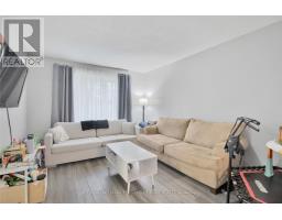 Family room - 18 Bronte Cres, Barrie, ON L4N5B7 Photo 3