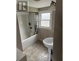 Laundry room - 1221 County Rd 22, Lakeshore, ON N0R1C0 Photo 4