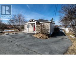 Bedroom - 2530 Topsail Road, Conception Bay South, NL A1W4A5 Photo 2