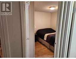 Primary Bedroom - 902 4 Avenue, Fox Creek, AB T0H1P0 Photo 7