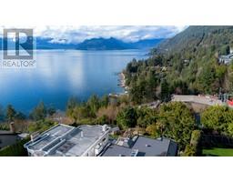 25 Periwinkle Place, West Vancouver, BC V0N2E0 Photo 3