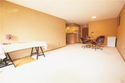 Primary Bedroom - 2206 80 Plaza Drive, Winnipeg, MB R3T5S2 Photo 5
