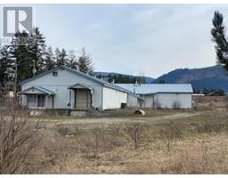 Primary Bedroom - 857 Mabel Lake Road, Lumby, BC V0E2G6 Photo 2