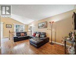 Living room - 562 Wild Shore Crescent, Ottawa, ON K1V1T4 Photo 3