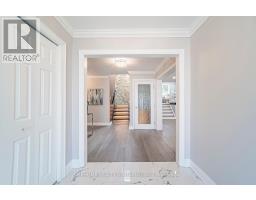 Family room - 878 Silver Birch Tr, Mississauga, ON L5J4C1 Photo 2