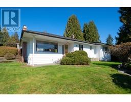 996 Beaumont Drive, North Vancouver, BC V7R1P6 Photo 5