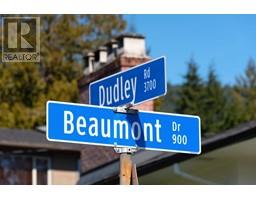 996 Beaumont Drive, North Vancouver, BC V7R1P6 Photo 6
