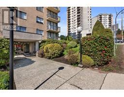 1803 145 St Georges Avenue, North Vancouver, BC V7L3G8 Photo 4