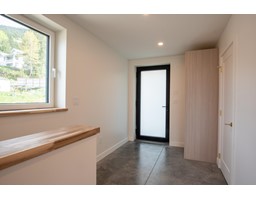 Partial bathroom - A 616 Richards Street, Nelson, BC V1L5K5 Photo 3