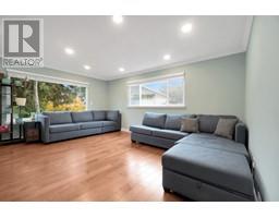 3357 Lakedale Avenue, Burnaby, BC V5A3C9 Photo 6