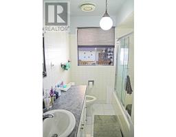Bathroom - 759 Grey Cres, Thunder Bay, ON P7E2E8 Photo 7