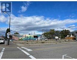 582 Main Street, Penticton, BC V2A5C7 Photo 2