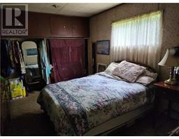 Bedroom - 28937 60 Highway, Whitney, ON K0J2M0 Photo 5