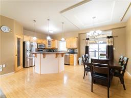 Great room - 37 Avondale Crescent, Steinbach, MB R5G2G2 Photo 6