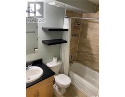 4pc Bathroom - 1811 8th Avenue N, Regina, SK S4R0G5 Photo 6