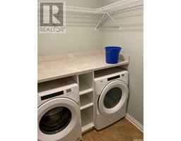 Laundry room - 1811 8th Avenue N, Regina, SK S4R0G5 Photo 7