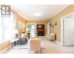 Living room - 239 Queen Street, Strathroy Caradoc Munic, ON N7G2J3 Photo 6