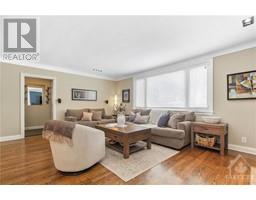 Living room - 461 Wellesley Avenue, Ottawa, ON K2A1B5 Photo 2