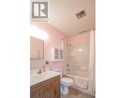 9605 83 Ave, Peace River, AB T8S1A6 Photo 7