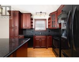 Kitchen - 280 Diefenbaker Drive, Fort Mcmurray, AB T9K2J9 Photo 3